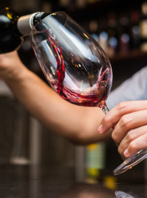 Passively Run Charming Wine Bar in Prime Location